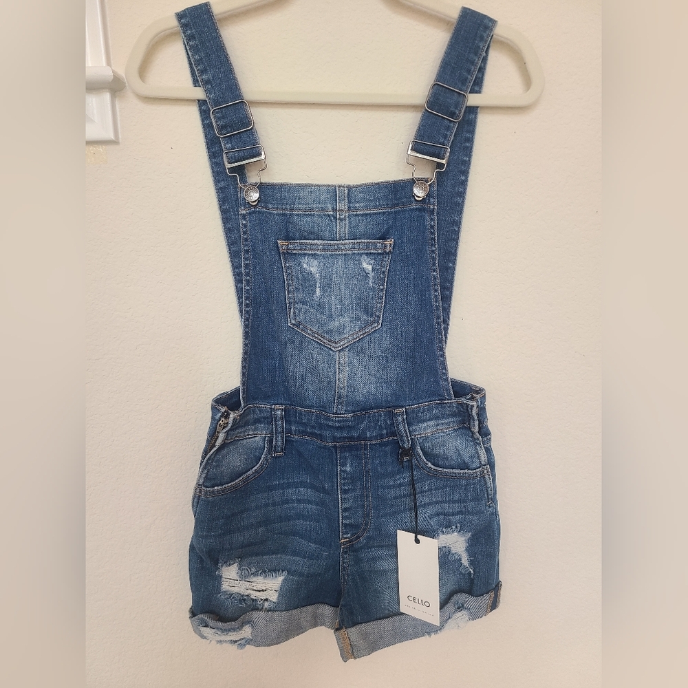 NWT Cello Distressted Short Overalls - XS